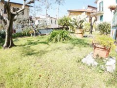 Casa con giardino in vendita a Massa - 2