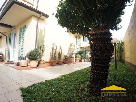 Villa con giardino in vendita a Massa