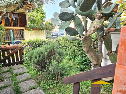 Casa con giardino in vendita a Marina di Massa